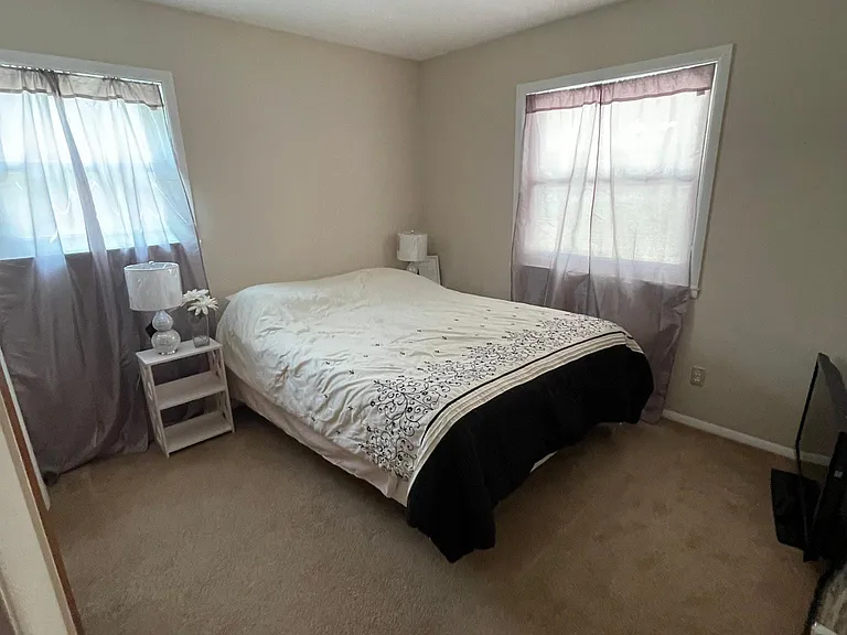 2625 Rochester Ave — Photo 12