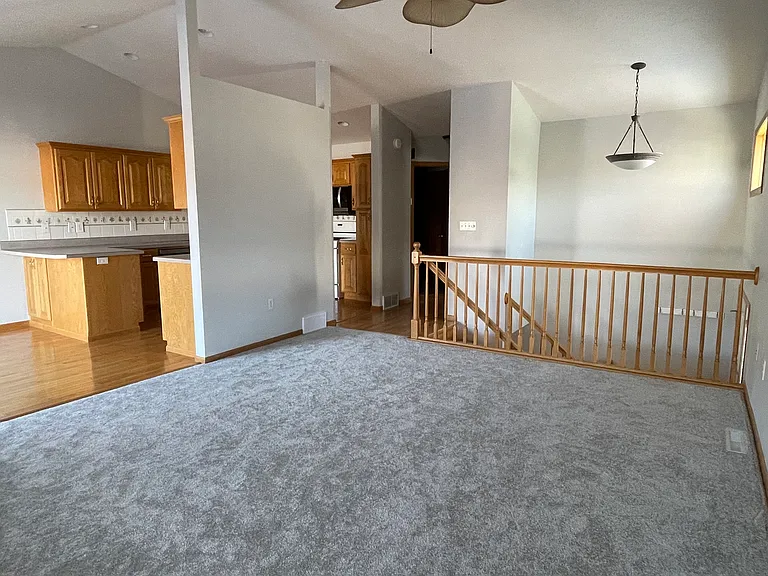 2706 Wheatland Dr S — Photo 6