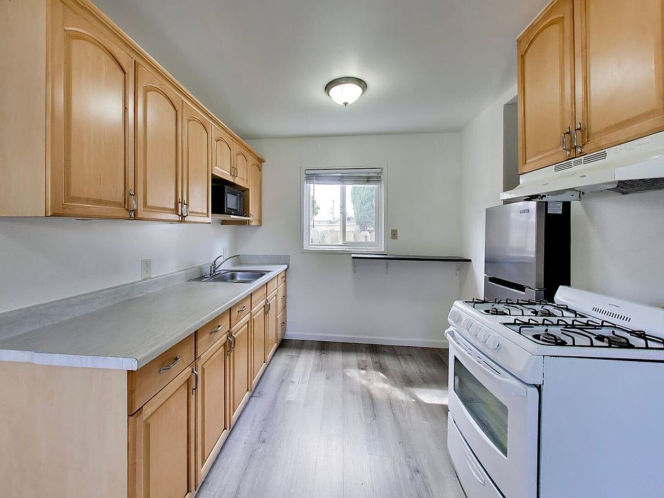 1st image of 357 Willow St APT 5