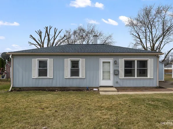 1350 N Russell Ave, Aurora, IL 60506
