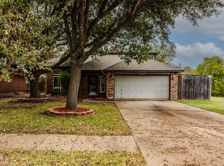 1236 Harvell Dr, Cedar Hill, TX 75104
