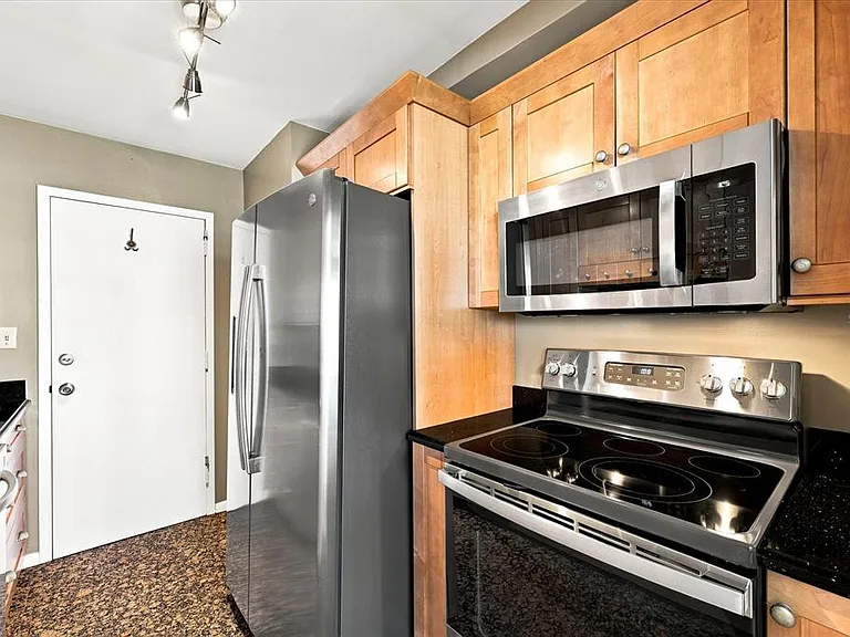 7200 Sunshine Skyway Ln S #6G — Photo 16