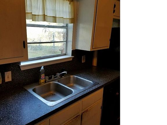 4th image of 302 River Oaks Dr