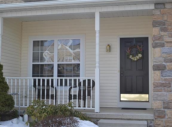 3rd image of 28 Cobblestone Dr