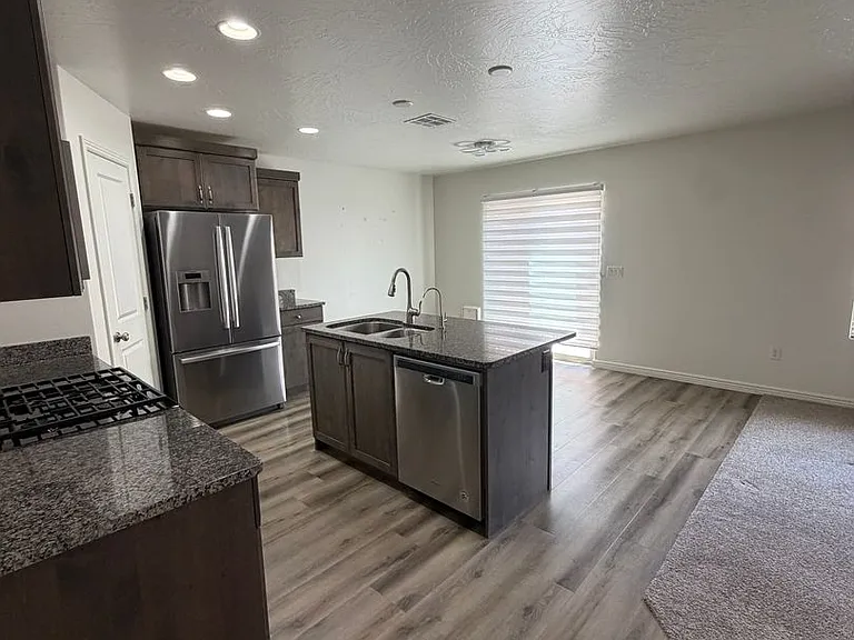 3265 S Fossil Hills Dr — Photo 3