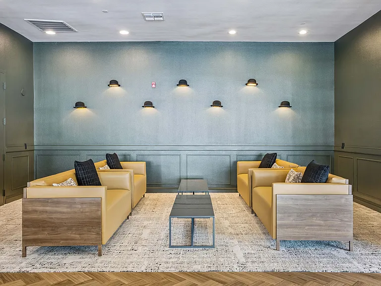 Aston Post Oak — Photo 15