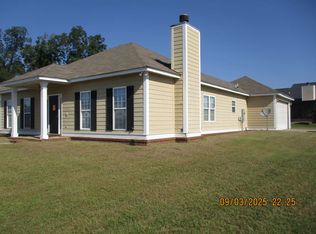 121 Morning Mist Dr, Leesburg, GA 31763