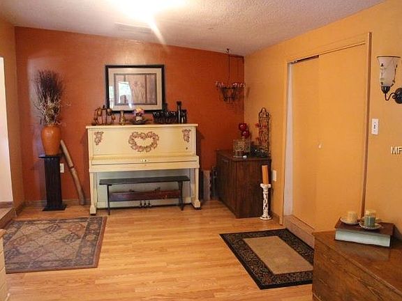 4th image of 3504 Sutton Dr