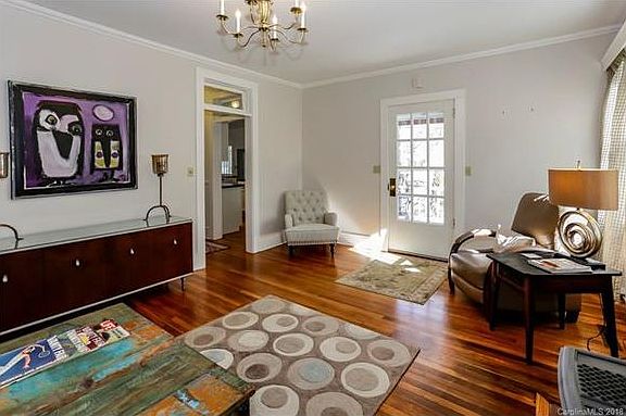 5th image of 401 Regal St