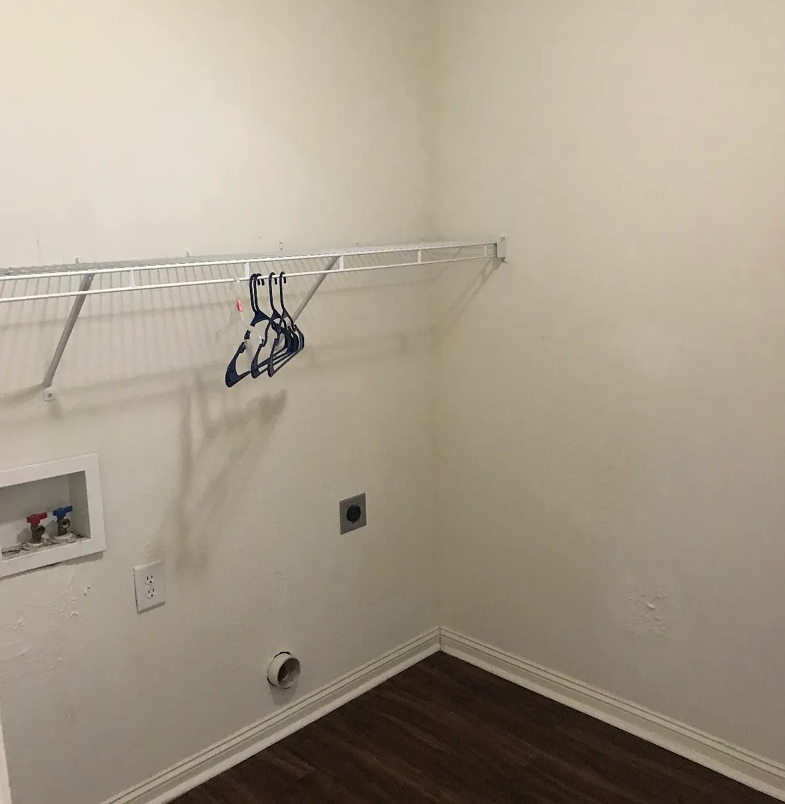 2 bed, 1400 sqft, $1,000 — Photo 2
