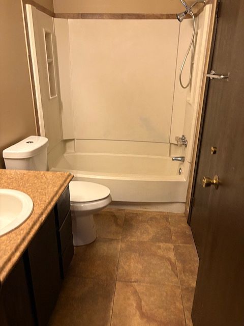 1st image of 7473 Huntington Dr APT 3