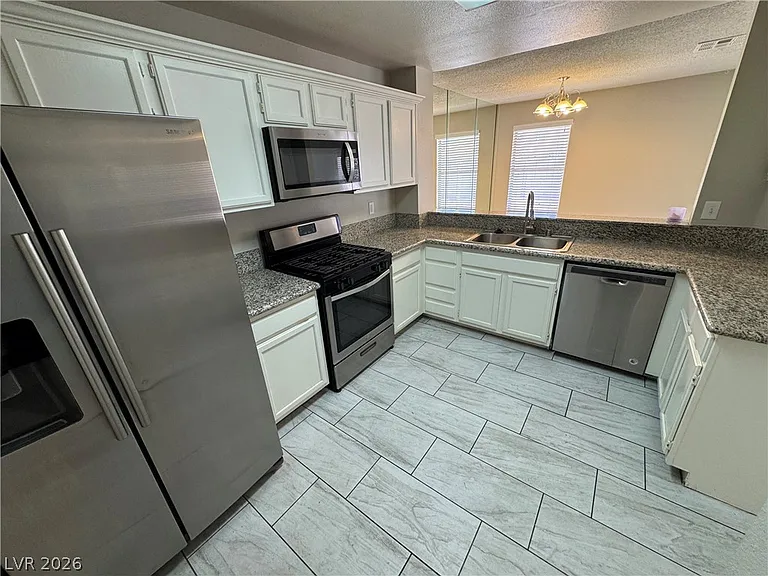 8653 Freeport Ln — Photo 7