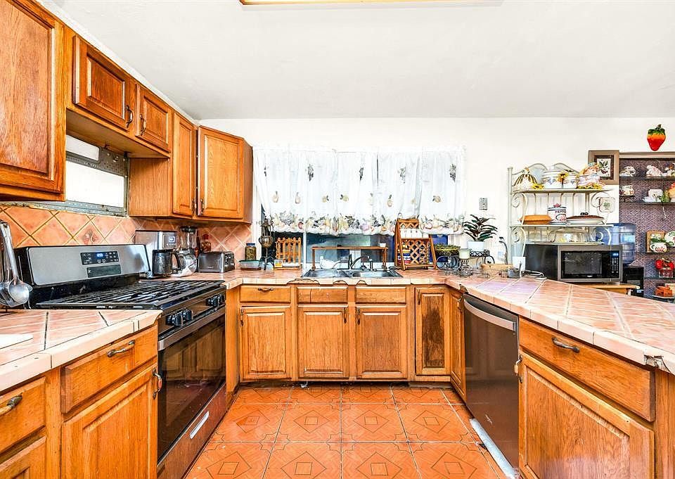 1st image of 2030 NW 75th Avenue