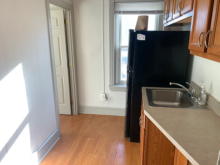 172 N Charlotte St — Photo 8