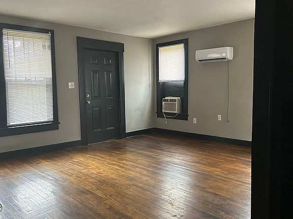 3rd image of 1417 W 11th St