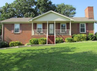 671 Lakeside Dr, Springfield, TN 37172