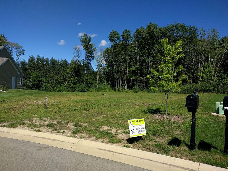 2nd image of S77W15064 Pheasant Run Dr