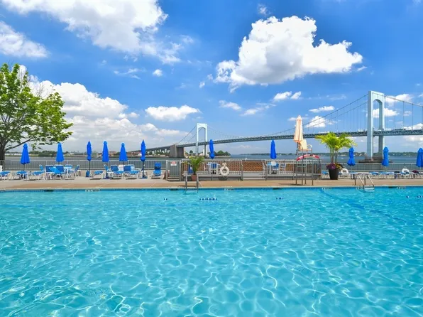 162-41 Powells Cove Boulevard image 25 of 35