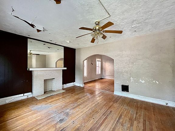 4th image of 4620 Ashland Ave