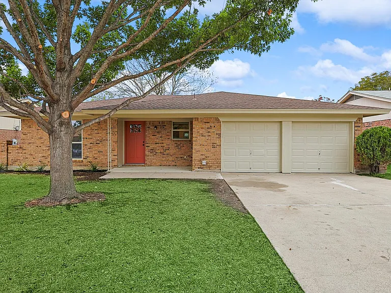 7517 Meadowbrook Dr — Photo 2