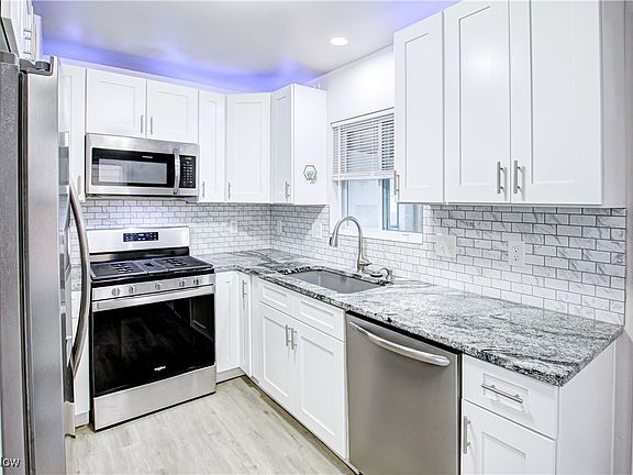 3rd image of 11916 Wayland Ave