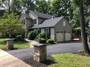 96 Live Oak Dr, Quakertown, PA 18951