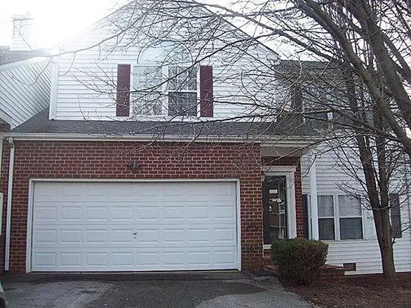 500 Gold Leaf Dr, Christiansburg, VA 24073