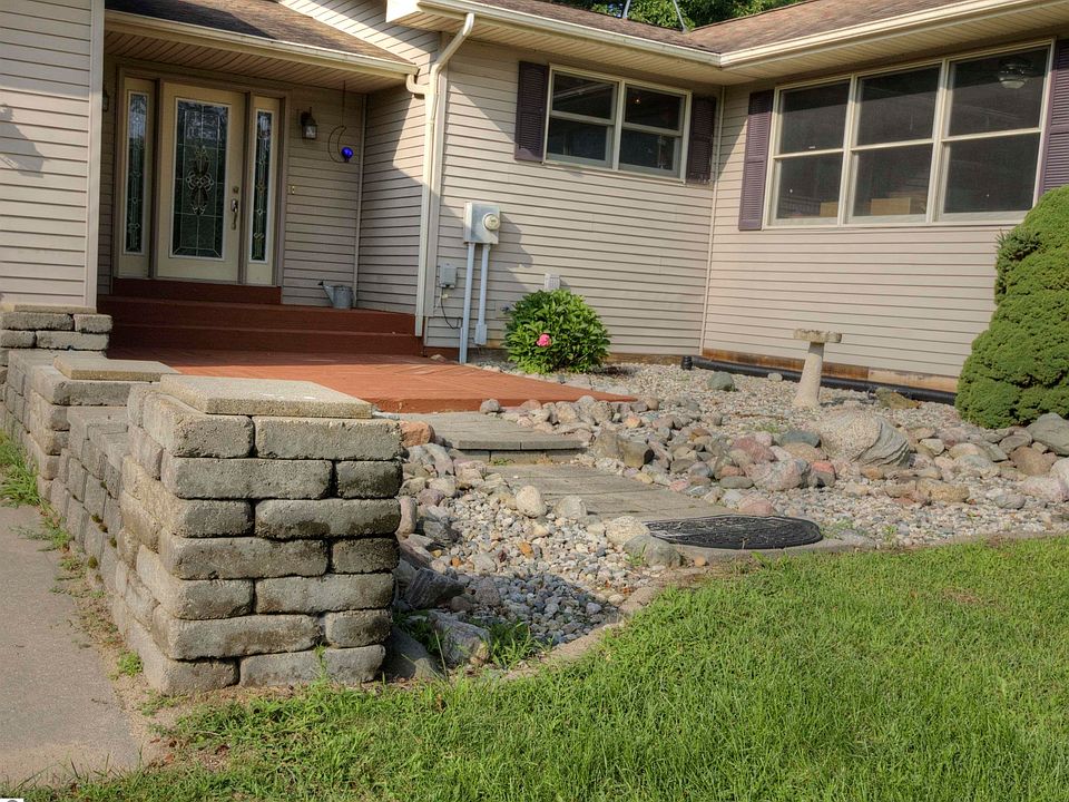 11733 E Fleck Rd, Riverdale, MI 48877 Zillow