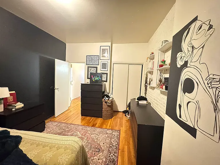 450 W 47th St #2A — Photo 7