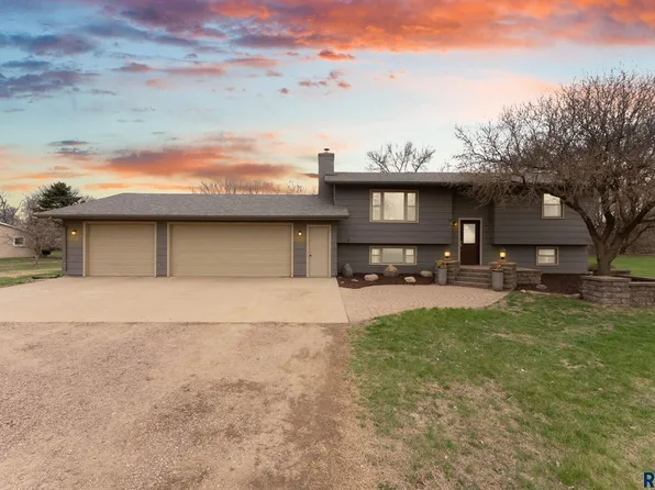 47996 280th St, Canton, SD 57013
