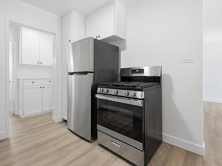 790 Coronado Ave — Photo 15
