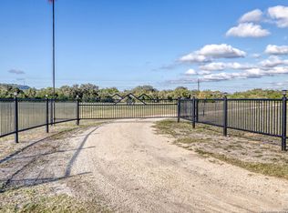 984 Walter White Ranch Rd, Leakey, TX 78873