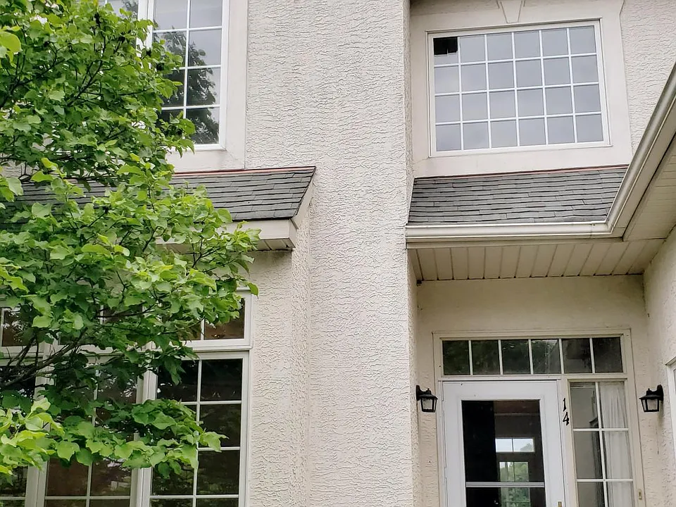 14 Hayworth Cir