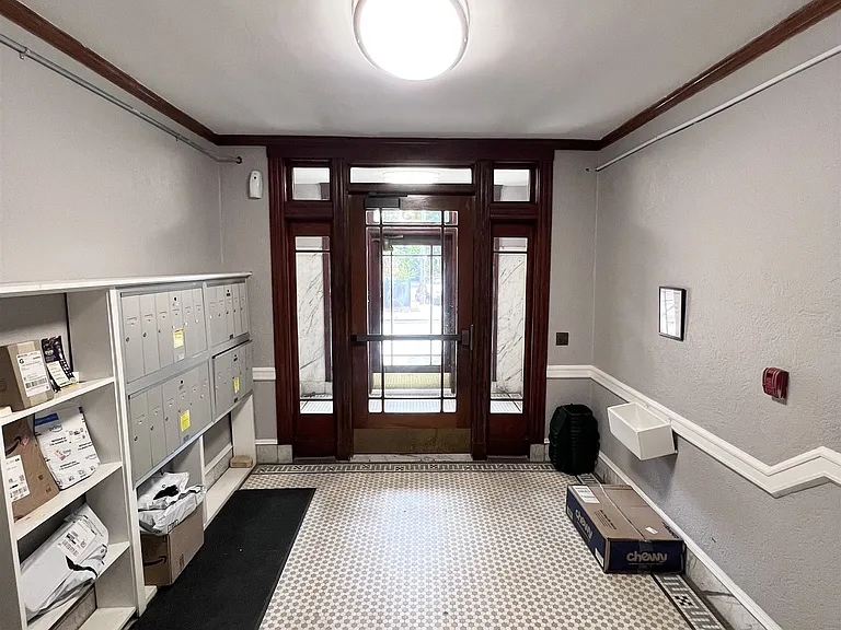 7 Linnaean St — Photo 9