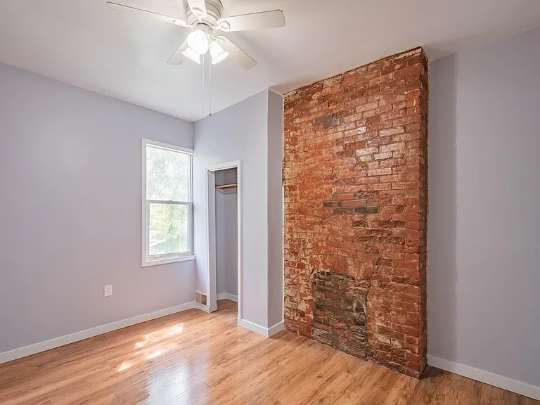 426 Borland St — Photo 9