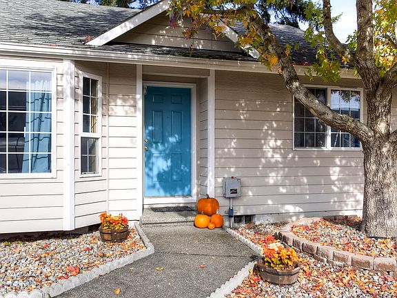 4th image of 10103 140th Street Ct E