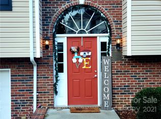 5148 Mill Pond Dr, Conover, NC 28613