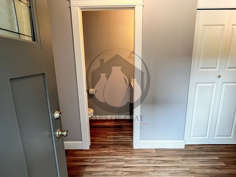 3681 Peter Ln NE — Photo 2