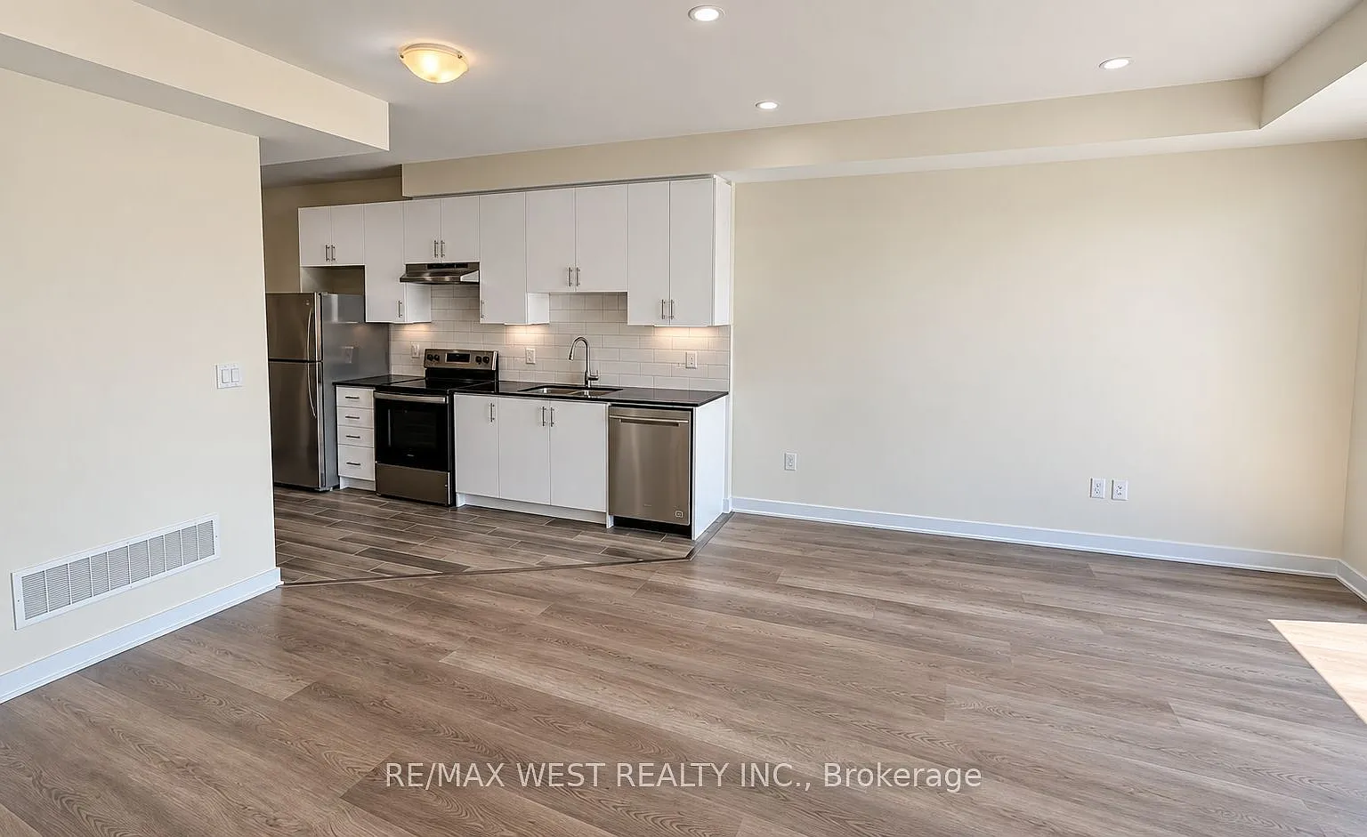 2 bed, $2,350 — Photo 4