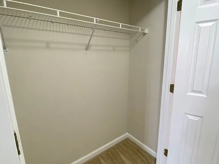 Meridian Park Apartments — Photo 126