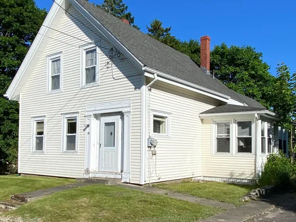 16 High Street, Machias, ME 04654