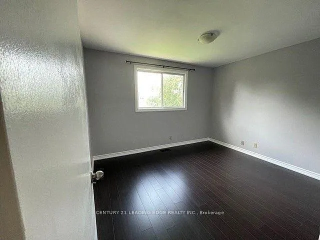 438 Colborne St — Photo 12