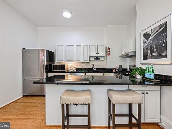 4th image of 123 7th St NE