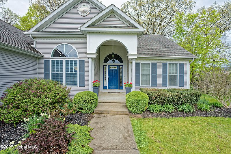 4th image of 5 Highland Oaks