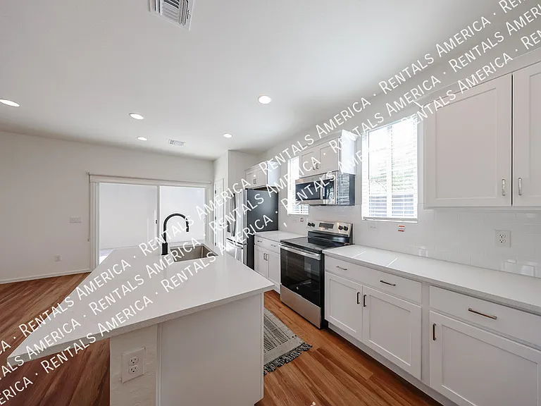 16875 N 12th St #33 — Photo 15