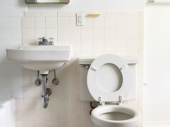 5th image of 365 Broadway APT 1