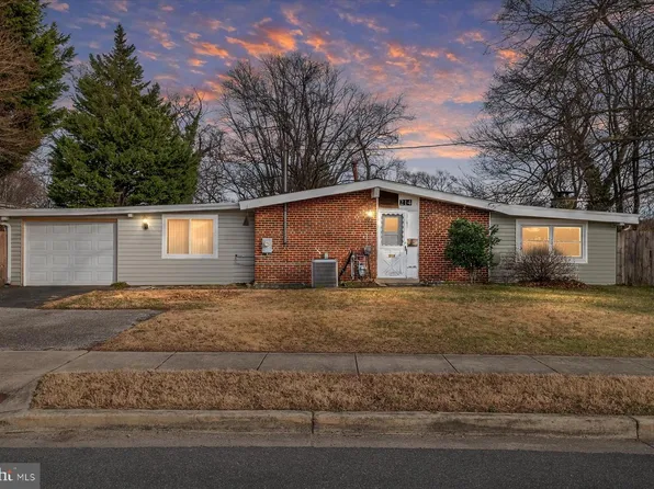 214 Saint James Dr, Glen Burnie, MD 21061