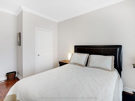 5th image of 38 Castlegate Blvd