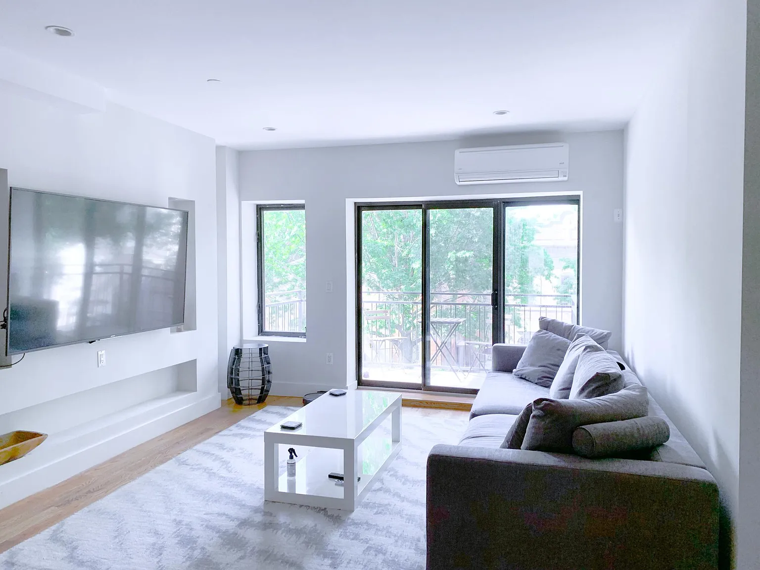 4 bed, 1361 sqft, $1,350 — Photo 1