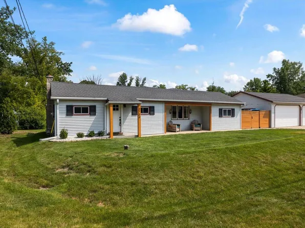 3734 East Garden PLACE, Oak Creek, WI 53154